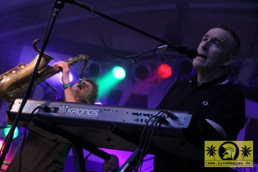 Mark Foggo (NL) - The Hotknives (UK) 17. This Is Ska Festival - Wasserburg, Rosslau 22. Juni 2013 (22).JPG